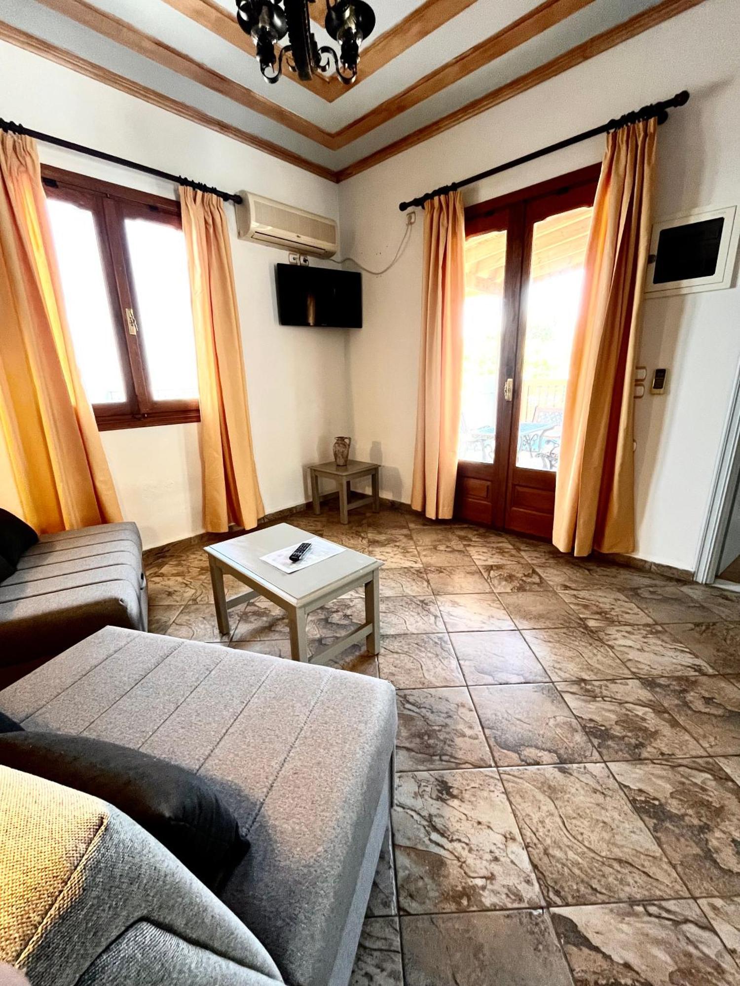 Pantheon Apartments & Studios Marathókampos Esterno foto
